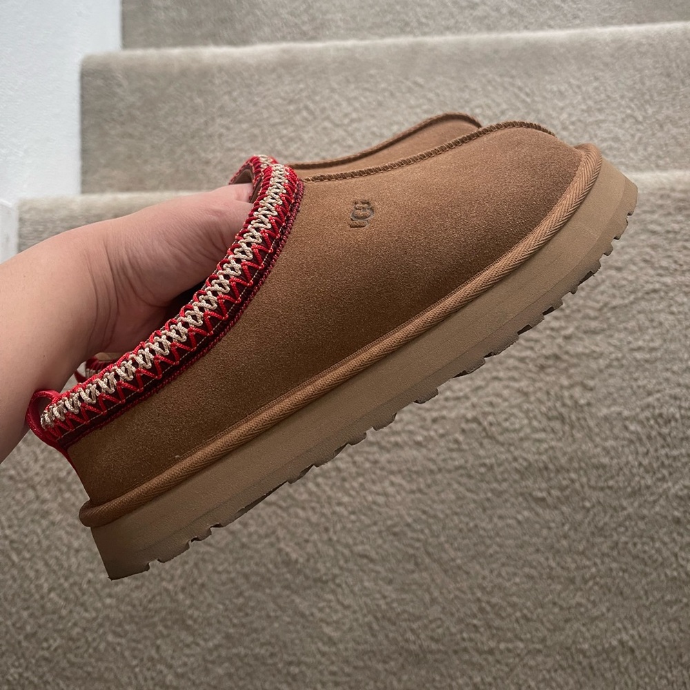 *PRE LOVED UGGS* great condition